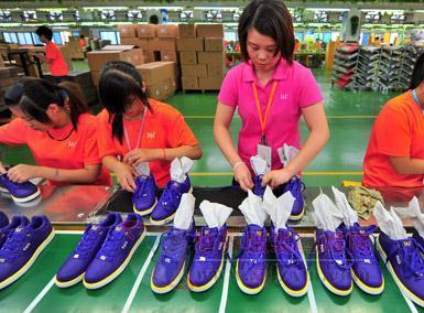 2013年中国服装行业十大新闻事件回顾 转型阵痛与电商崛起